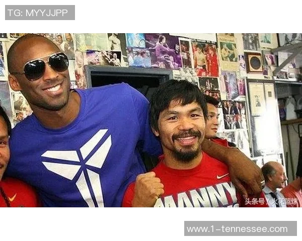 篮球巨星与足球名将携手同框合影 展现跨界运动员的荣耀与友谊