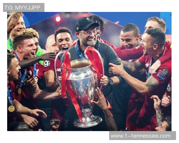 足球球星轻松一刻：场外休闲时刻展现真实自我